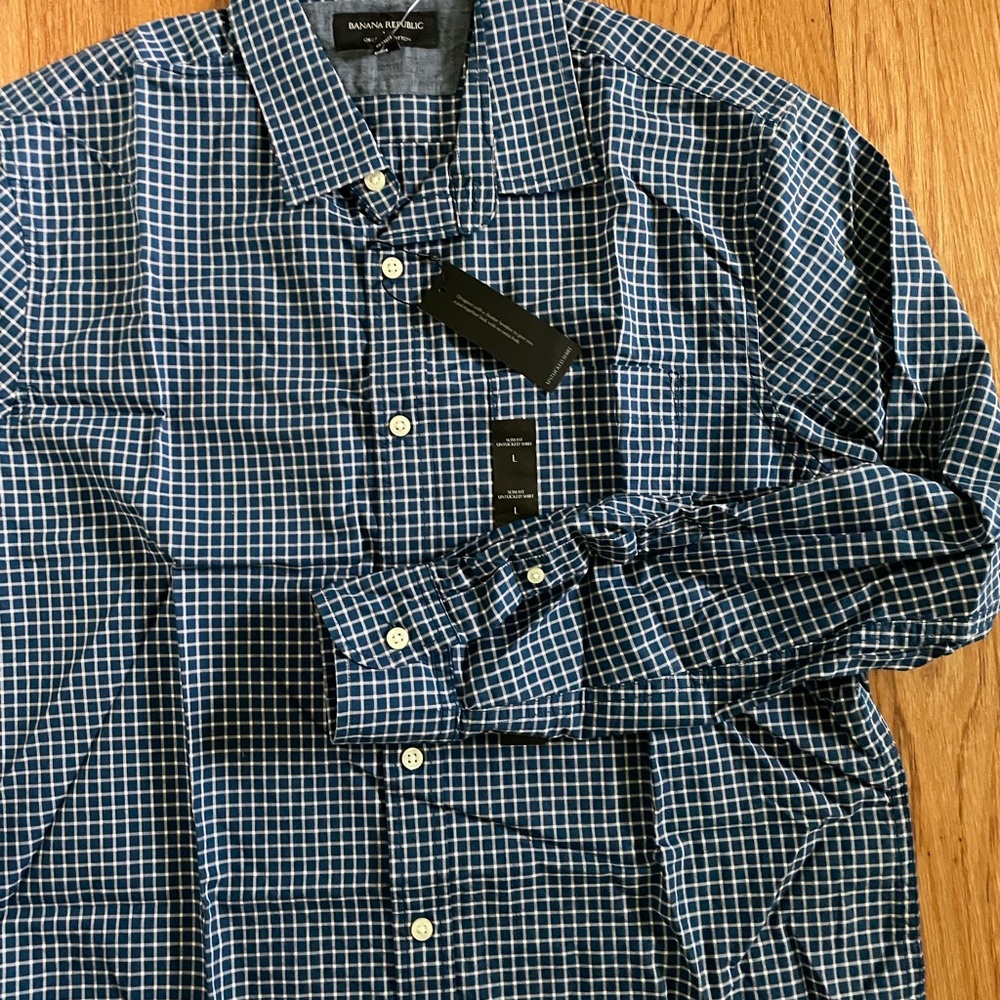 Banana Republic Men’s Long Sleeve Shirt - Picture 3 of 6